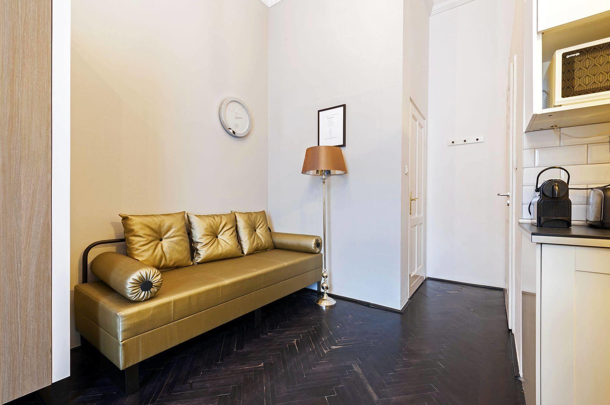 Play Apartments Будапеща Екстериор снимка